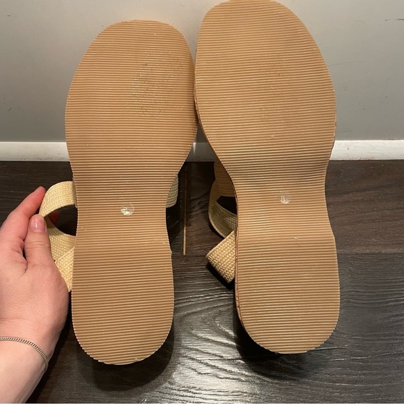 Steve Madden Cream Platform Sandals with Chunky Sole New - Picture 6 of 8